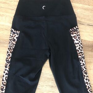 Zyia Active - Brilliant Leggings with Leopard Side Panels size 2